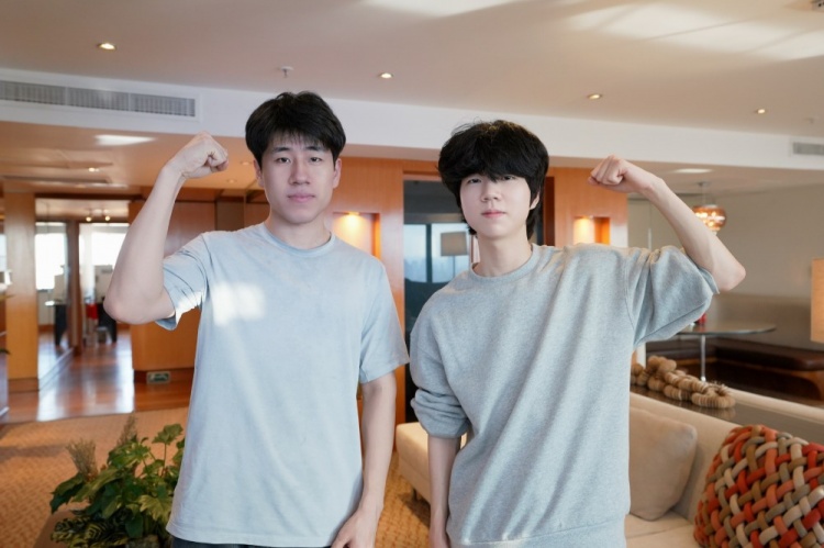 LPL分享动态：Social时间到～GALA和Diable交换队服