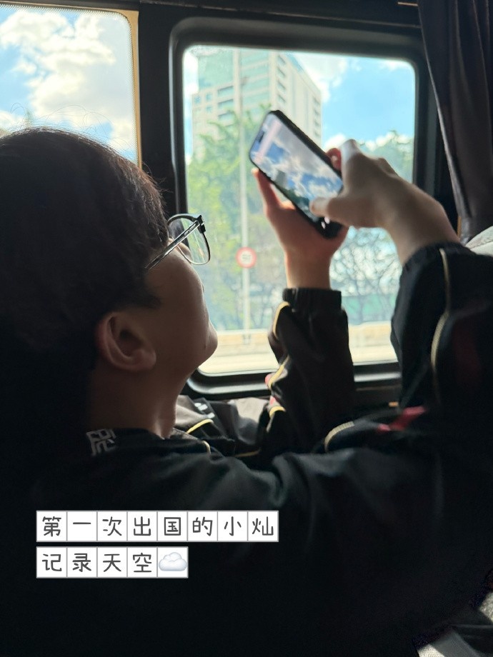 JDG分享照片回顾三月：四月继续，一起往更远的地方走