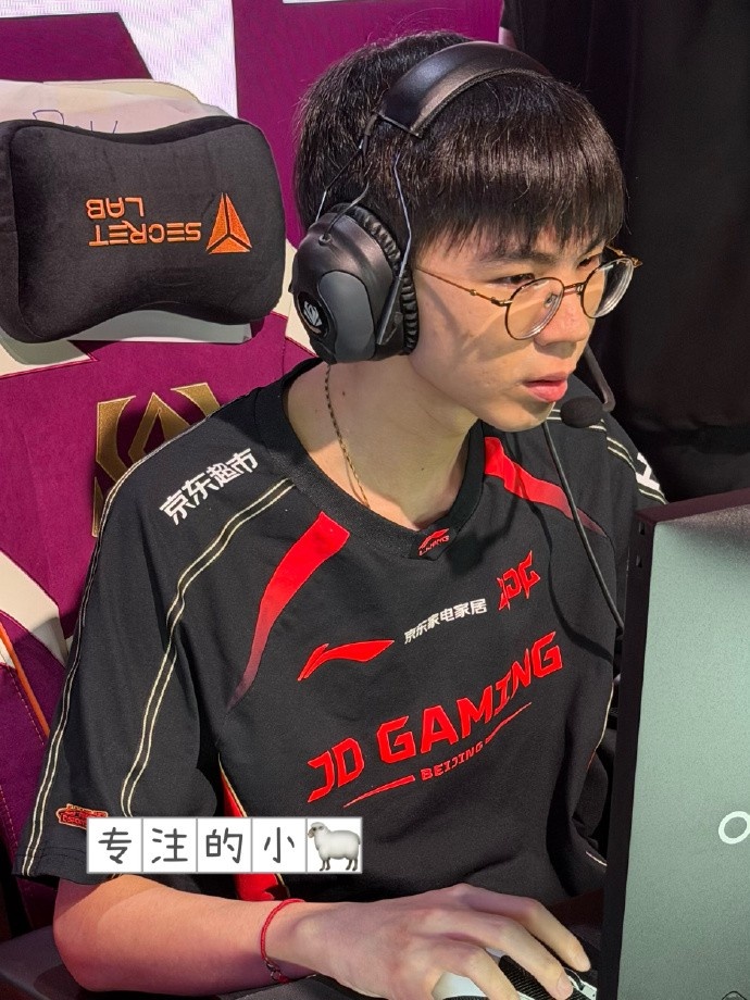 JDG分享照片回顾三月：四月继续，一起往更远的地方走