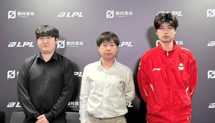 Monki：一到中期游戏进行不下去 兵线运营非常差劲